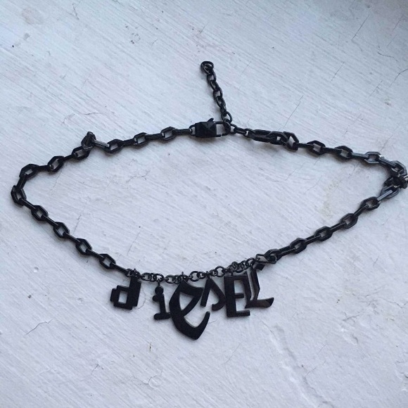 Diesel Necklace - Picture 1 of 2